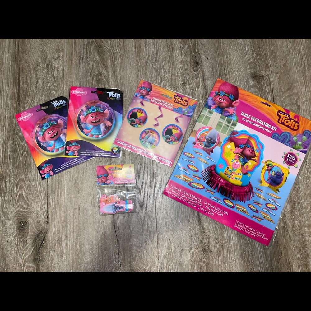✨3 for $25✨

🌟BRAND NEW🌟 Trolls Birthday Supplies